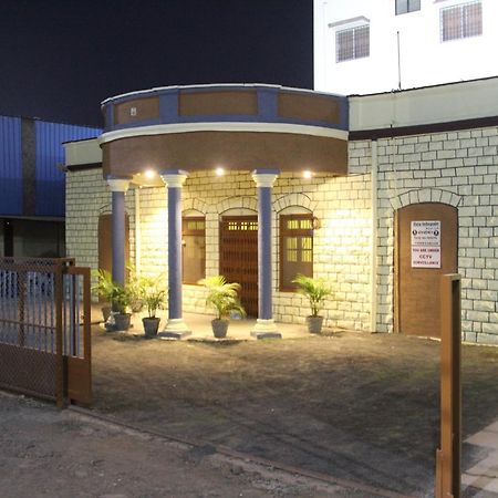 Yuvraj Lodge Osmanabad Экстерьер фото