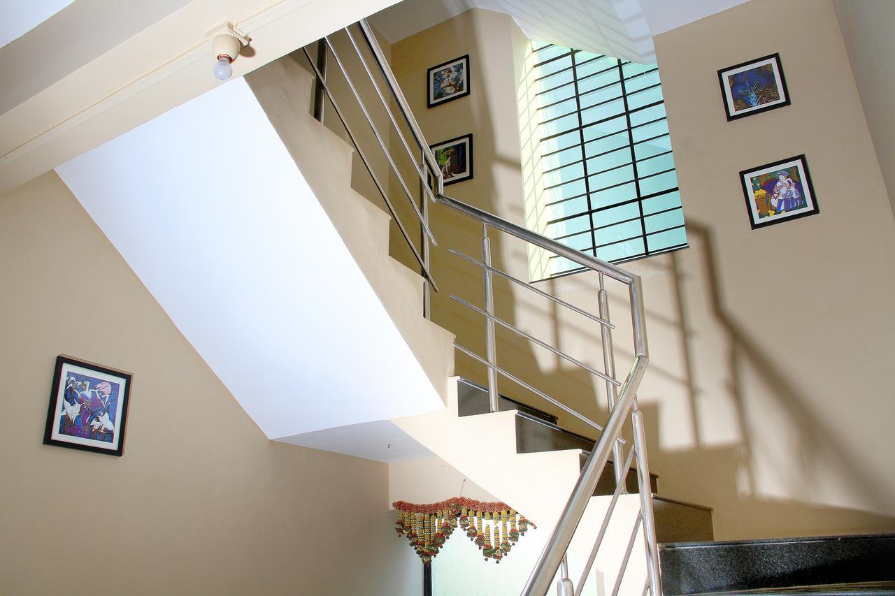 Yuvraj Lodge Osmanabad Экстерьер фото