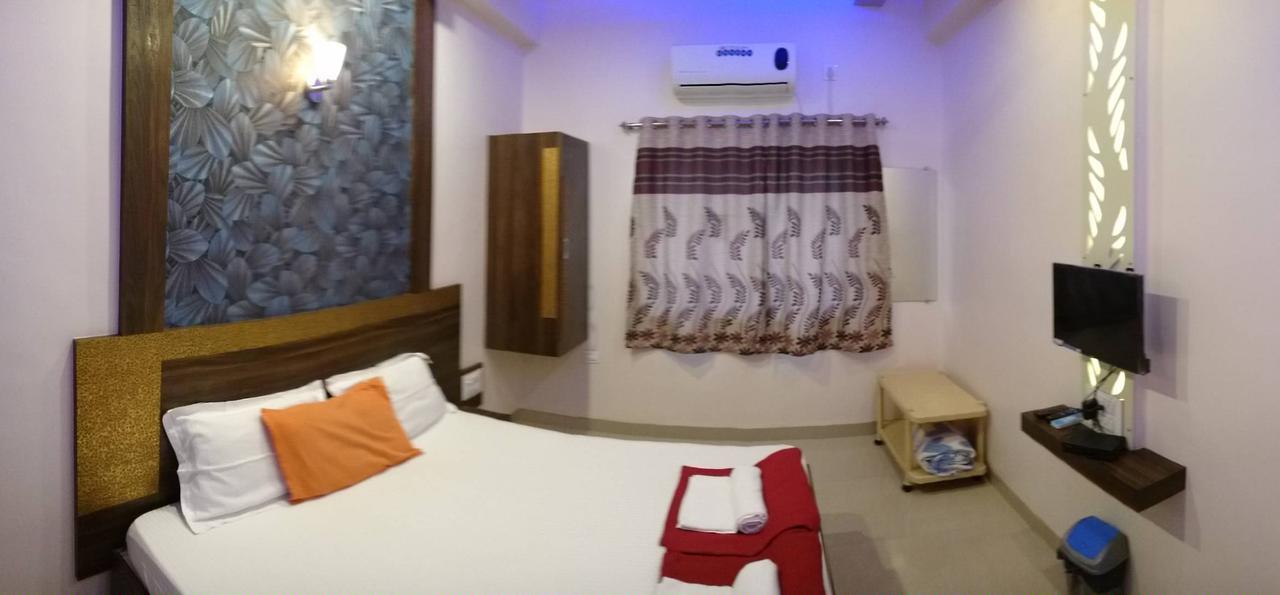 Yuvraj Lodge Osmanabad Экстерьер фото