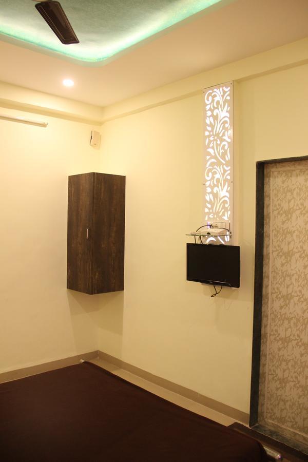 Yuvraj Lodge Osmanabad Экстерьер фото