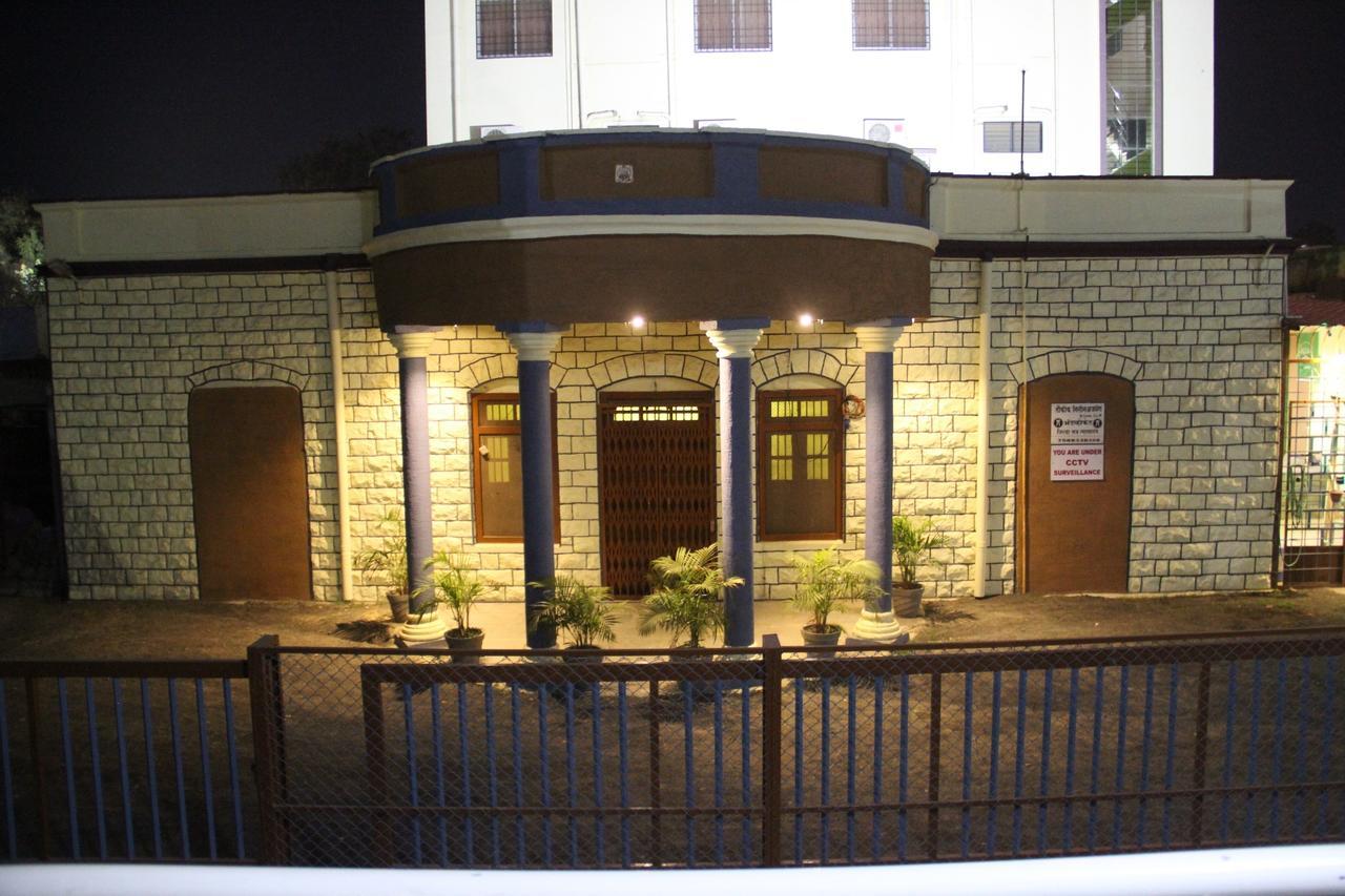 Yuvraj Lodge Osmanabad Экстерьер фото