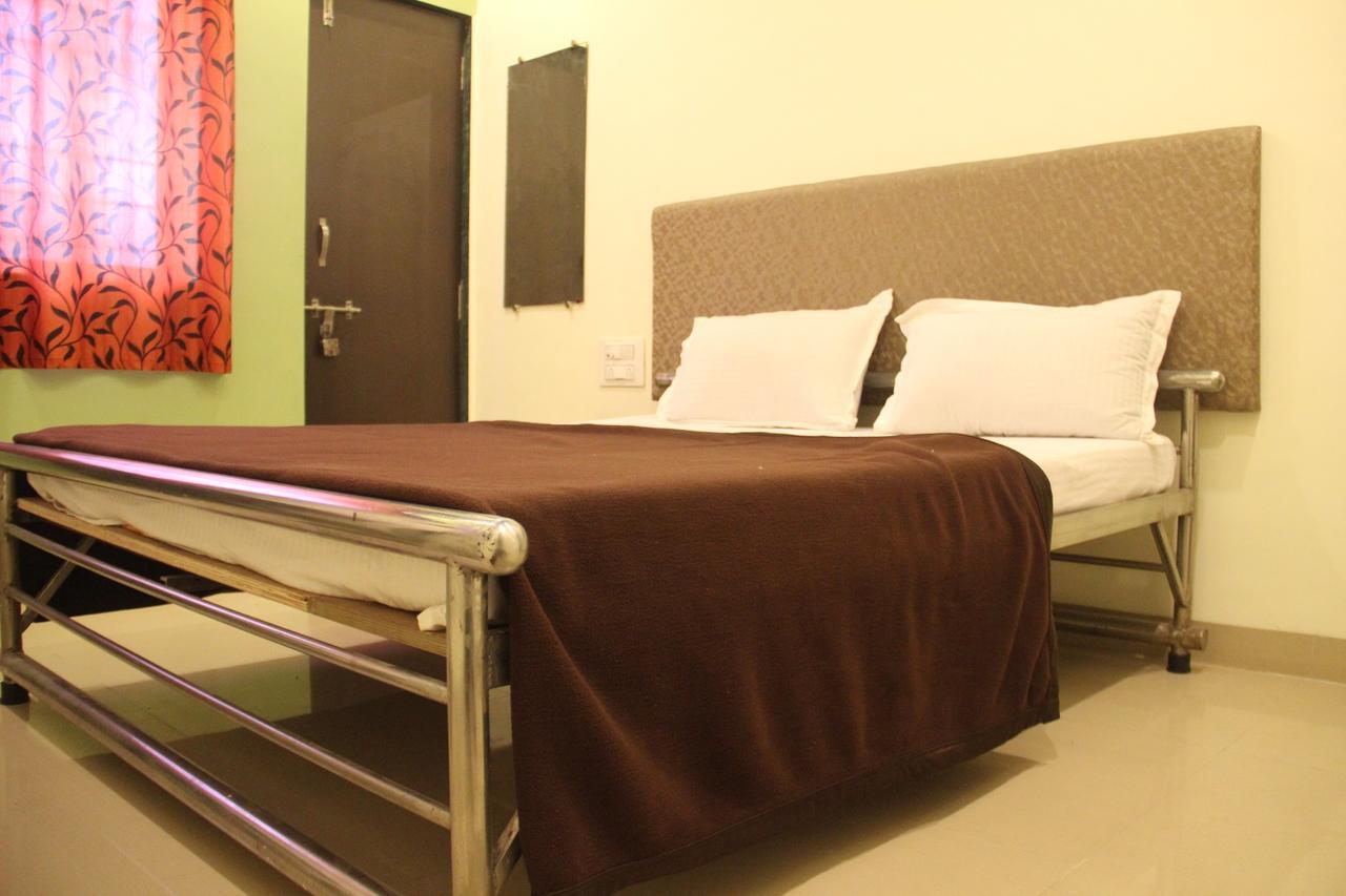 Yuvraj Lodge Osmanabad Экстерьер фото
