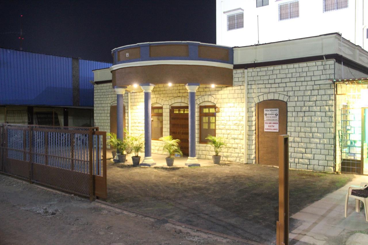 Yuvraj Lodge Osmanabad Экстерьер фото