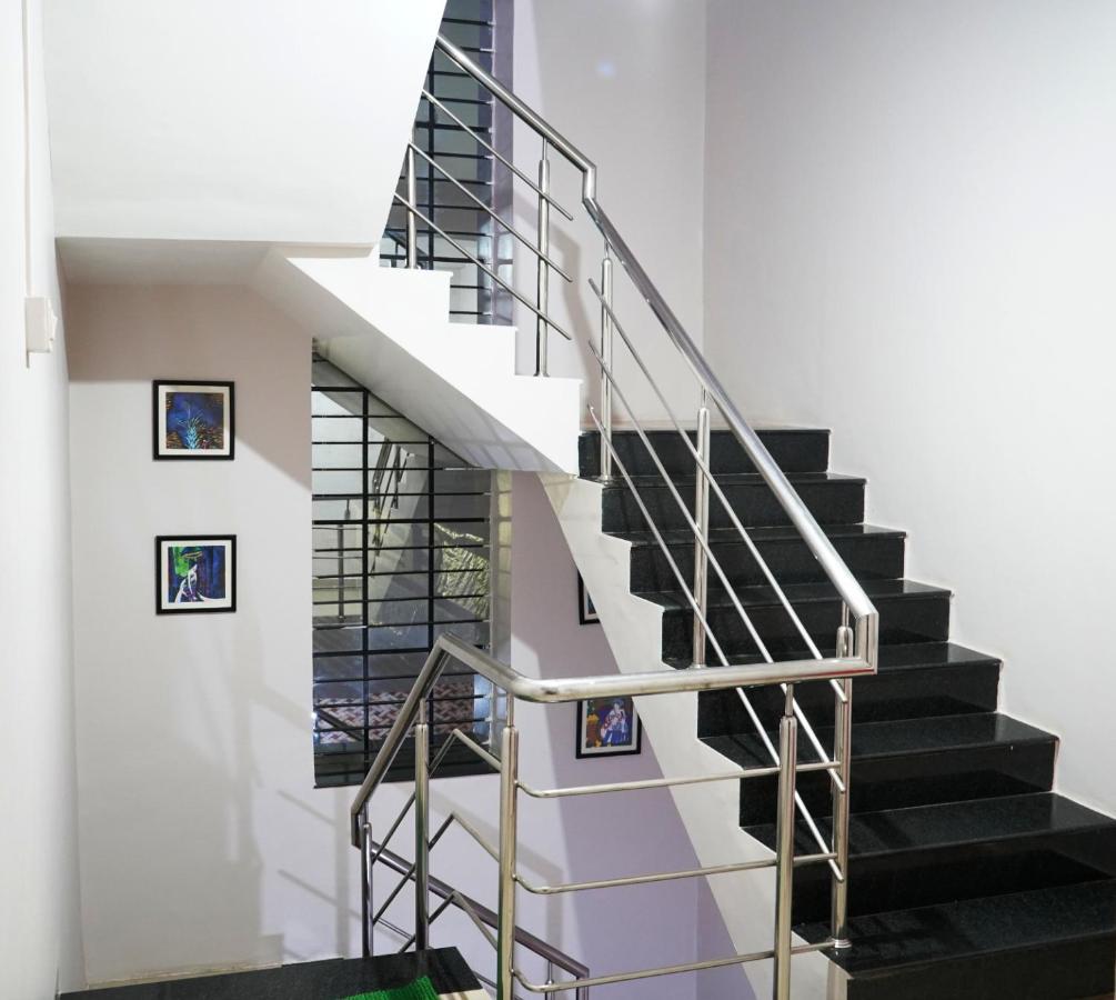 Yuvraj Lodge Osmanabad Экстерьер фото