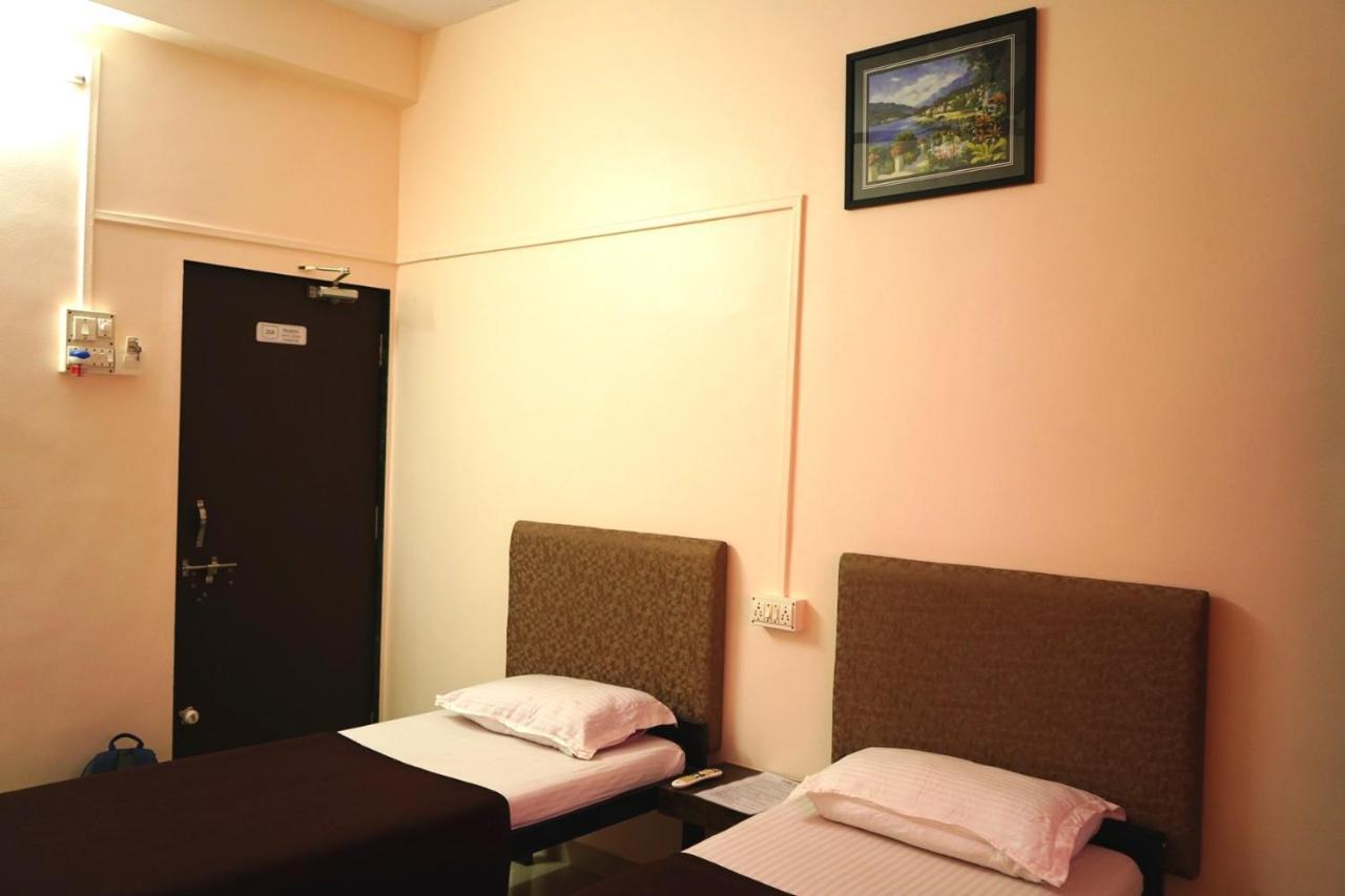 Yuvraj Lodge Osmanabad Экстерьер фото