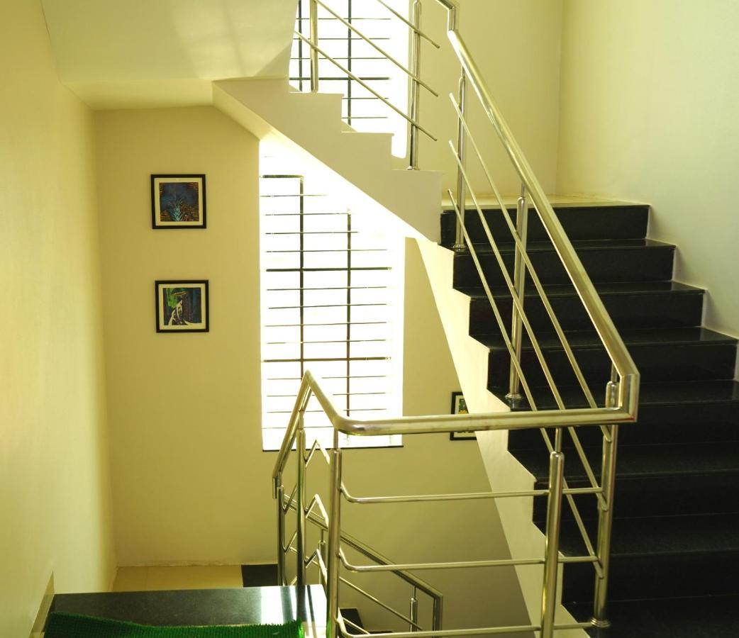 Yuvraj Lodge Osmanabad Экстерьер фото
